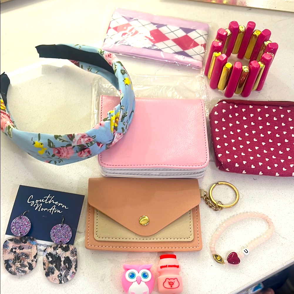 Pink Accessories Set  Misc Accessories Some Sort Of Pint Bundle 10 Items